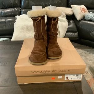 UGG Suburb Crochet 7